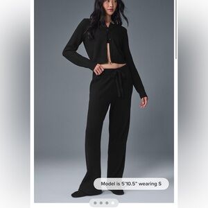 🔥🔥NWT Alo Yoga Snuggle Up Black- Knit Sweater Cardigan and Pants Set🔥🔥🖤🖤